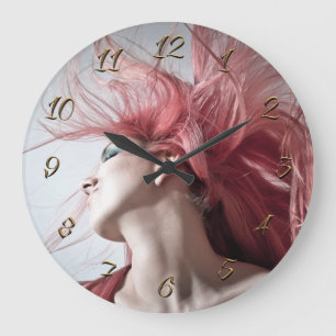 Hairdresser-salong med stor klocka