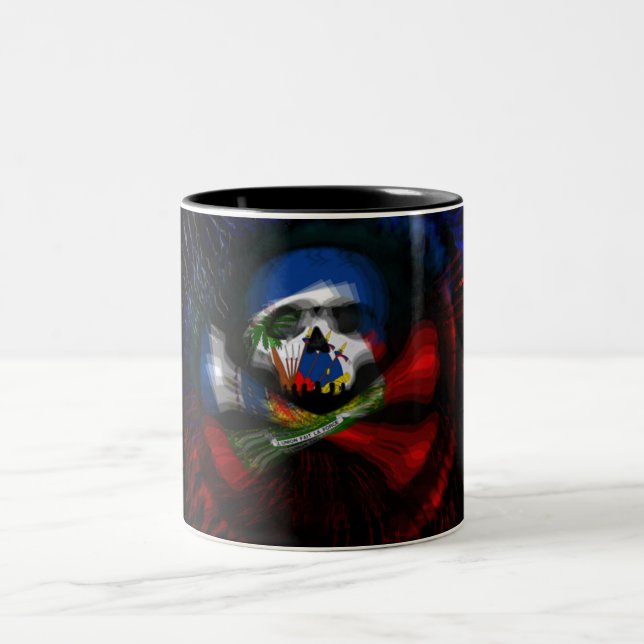 Haitier piratflagga Två-Tonad mugg (Center)