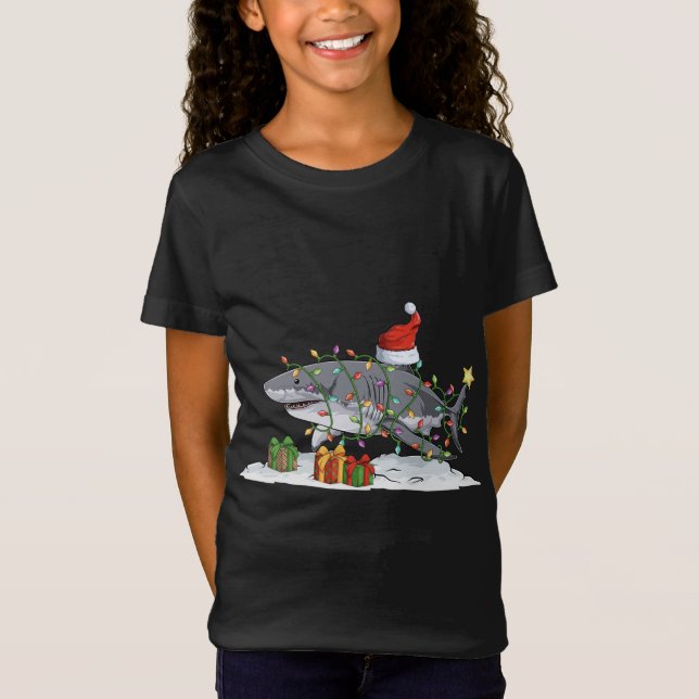 Hajar omgiven av Julgran ljus Christma T Shirt (Framsida)
