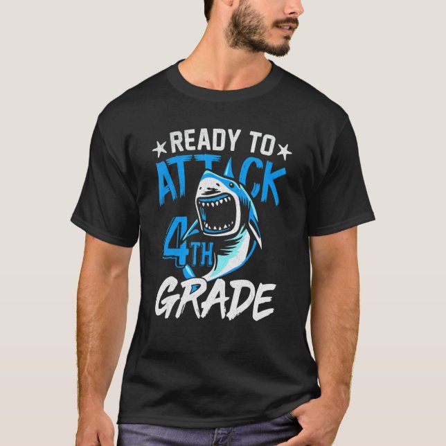 Hajar-Redot för att attackera fjärde Klass-dockan  T Shirt (Framsida)