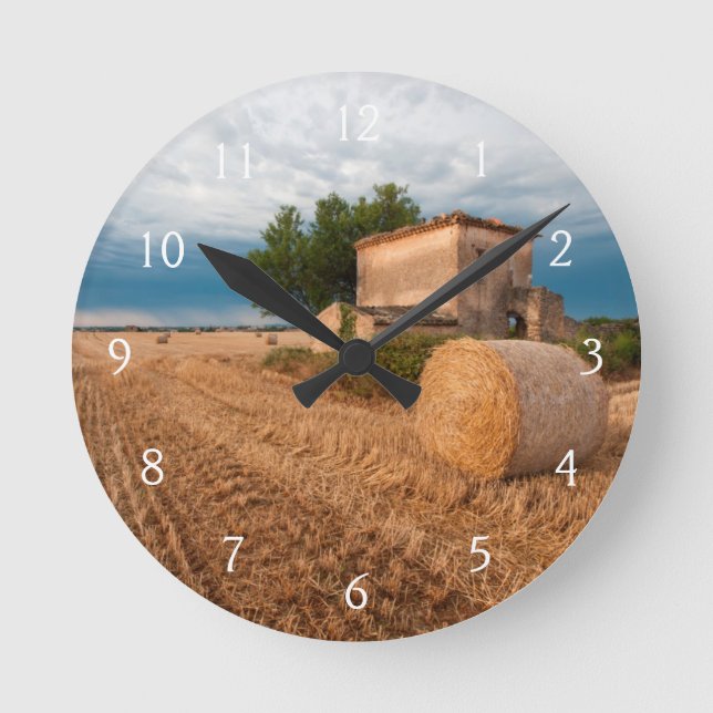 Hajbale i Provence fält Rund Klocka (Framsida)