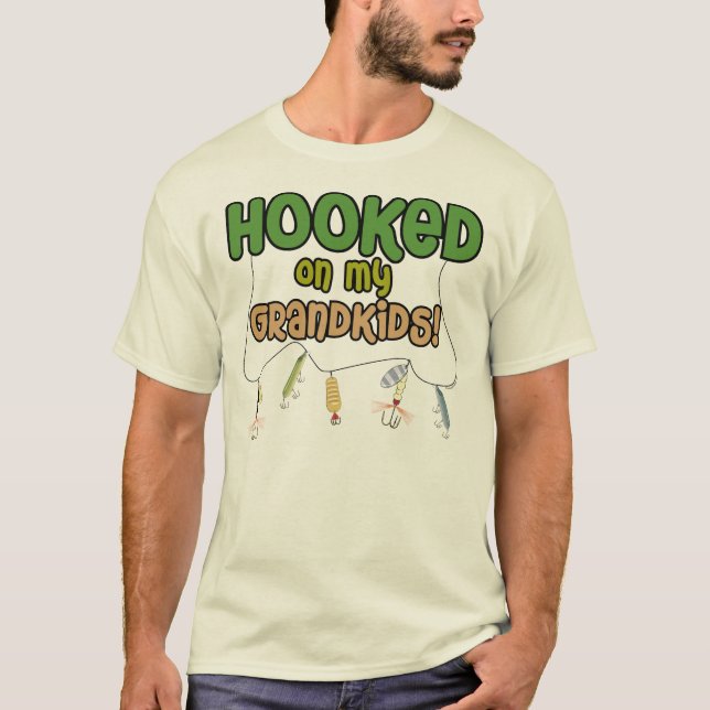 HAKAT PÅ MITT BARNBARN! TEE SHIRT (Framsida)