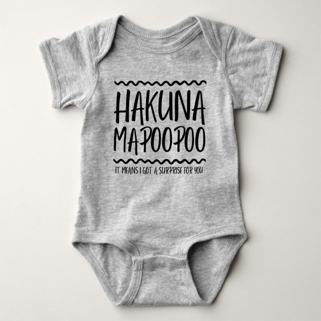 HAKUNA MAPOOPOO FUNNY T SHIRT (Framsida)