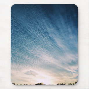 Hål i Clouds Mousepad Musmatta