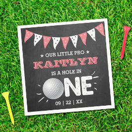 Hål i en flickas Golf 1:a födelsedagspresen Pappersservett