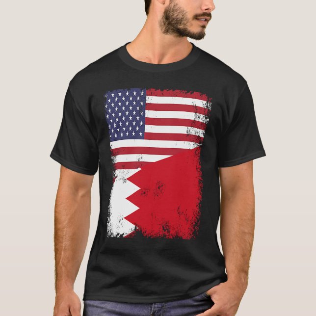 Half Bahraini Flag Vintage Bahrain USA T Shirt (Framsida)