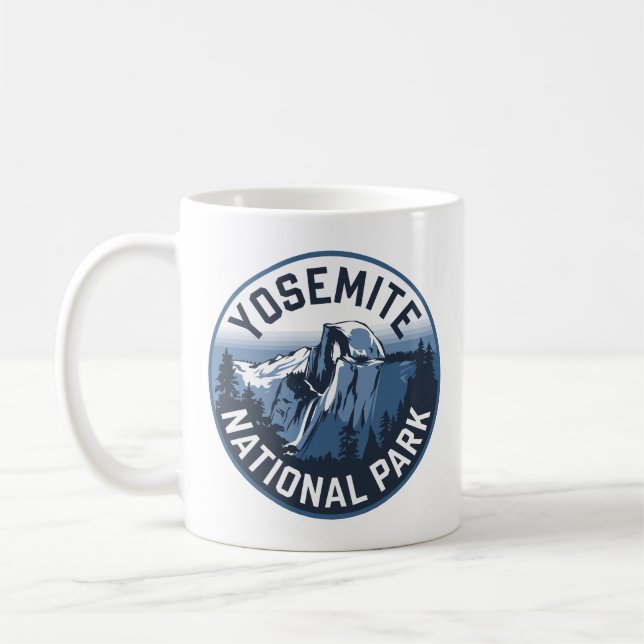 Half Dome Yosemite Rund Emblem Kaffemugg (Vänster)