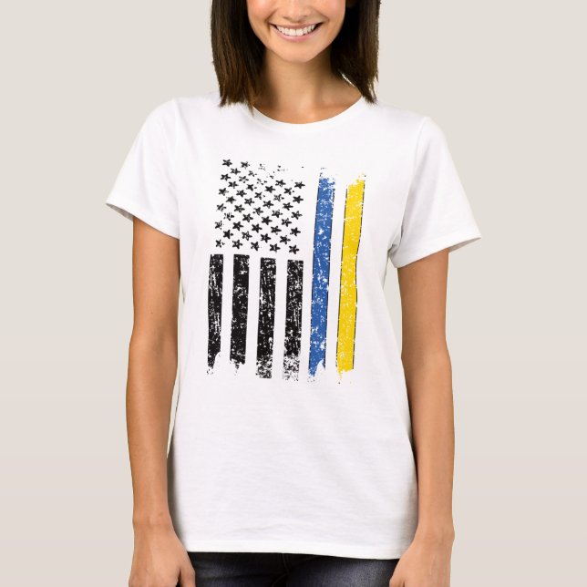 Half Ukrainian Half American Flag Ukraine USA T Shirt (Framsida)