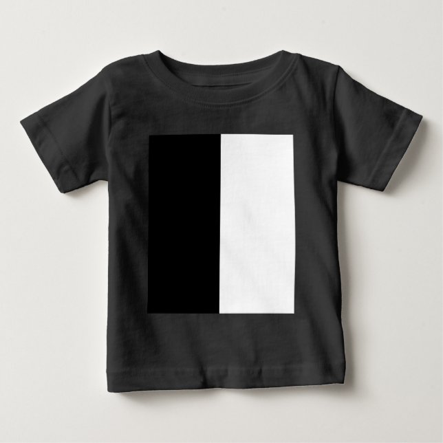 half white half black, half black half white t shirt (Framsida)