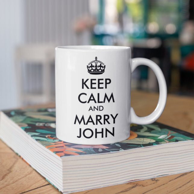 Håll dig lugn och gift dig med John Mug Kaffemugg (All the text is customizable.)