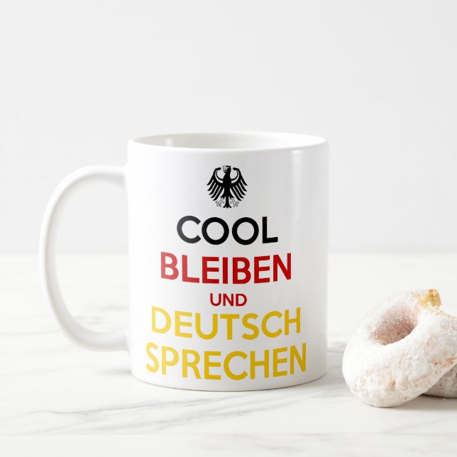 Håll dig lugn och tala tyska kaffemugg (Med munk)
