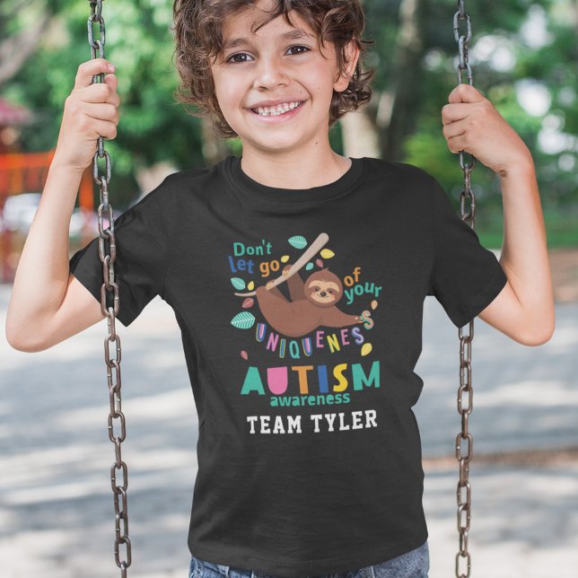 Håll fast vid medvetenheten om din unika autism t shirt (Skapare uppladdad)