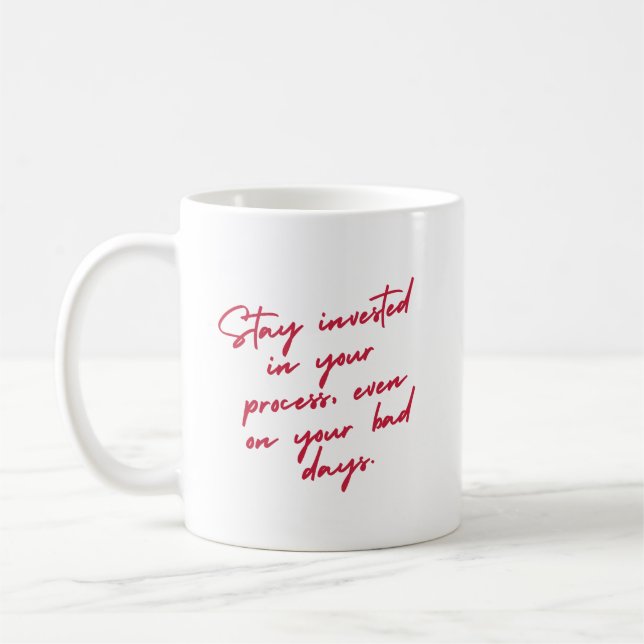 Håll fokus jordad engagerad inspirerande tålamod kaffemugg (Vänster)