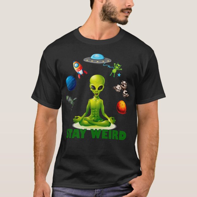 Håll Konstigen Zen Grönt Alien och Yoga Pose T Shirt (Framsida)