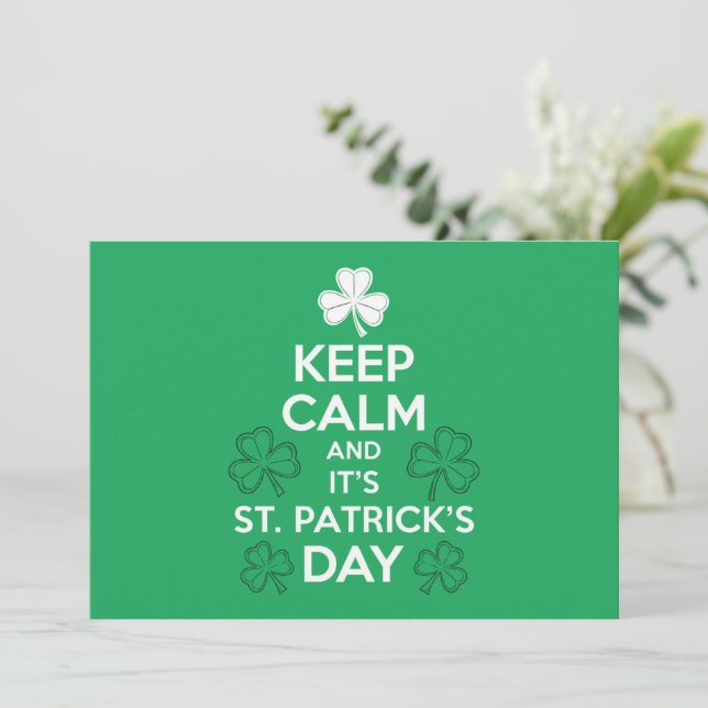 Håll lugn, det är St. Patricks dag irländska  Inbjudningar (Stående Fram)