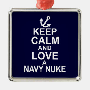 Håll lugn och älska en marin Nuke Julgransprydnad Metall