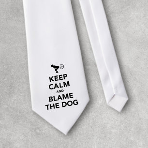 Håll lugn och klandra hunden slips