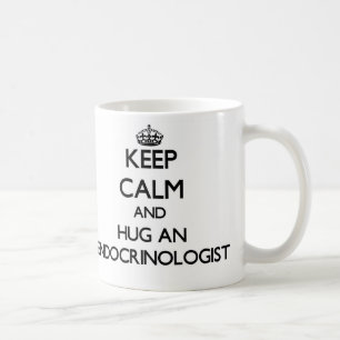 Håll lugn och krama en Endocrinologist Kaffemugg
