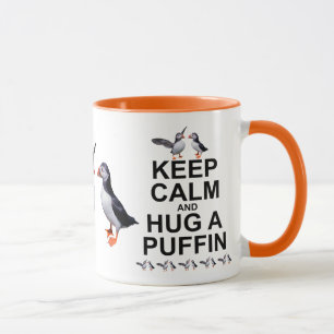 Håll lugn och krama en Puffinmugg Mugg