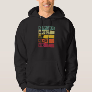 Håll lugn och låt Amy hantera detta Citat Retro Hoodie