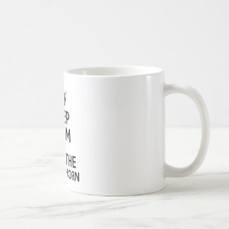 Håll lugn och leka valthornet kaffemugg