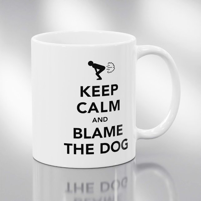 Håll lugn och skyll på hunden kaffemugg (Skapare uppladdad)