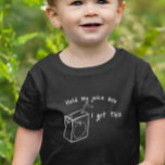 Håll min Juice Box I-har T Shirt<br><div class="desc">Den här designen kan vara personlig i det område som tillhandahålls genom att ändra fotot och/eller text. Du kan också anpassa den genom att klicka på Anpassa den här mallen och sedan välja klicka för att anpassa ytterligare alternativ och ta bort eller ändra färg i bakgrunden, lägga till text, ändra...</div>