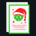 Hallarna med Picklebollar jul Julkort<br><div class="desc">Det här julklappskortet ger en perfekt till valfri pickleball älskare. Framsidan har en grönt pickleball med en julhatt och text som säger "Deka Halls med Picklebollar". På baksidan har konstruktionen en HO HO HO-grafik där brev O ersätts med en pickleball. Färg innehåller ljus grönt och rött. Du kan anpassa dig...</div>
