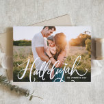 Hallelujah Modern Calligraphy Overlay jul Helgkort<br><div class="desc">Halleluja! Skicka julhälsningar och önskemål till familj och vänner med det här fotokortet. Den har modern kalligrafi med hjärtaccent. Den här religiösan finns ett jullott kort i olika kartonger. Anpassa genom att lägga till namn,  meddelanden och foton.</div>