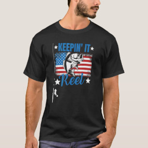 Håller Det Riktiga Amerikanska Flagg Fiske 4:e Jul T Shirt