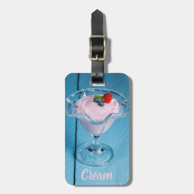 Hallonberry Cream Dessert med mynta och fruktgåva Bagagebricka (Vertikal Framsida)