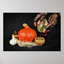 Halloweeen-häxan förbereder en potion