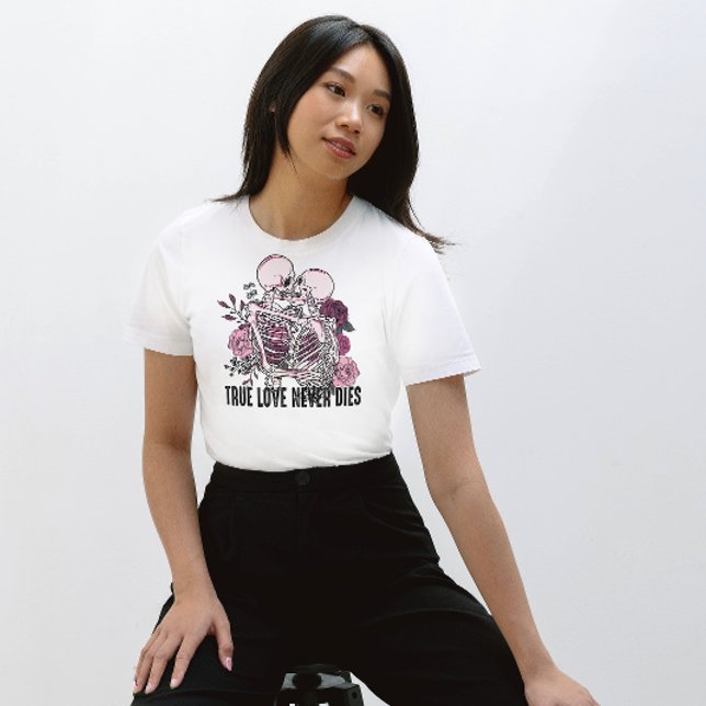 HALLOWEEN ÄKTA KÄRLEK ALDRIG DIN | SKELETONS KISSI T SHIRT (Skapare uppladdad)