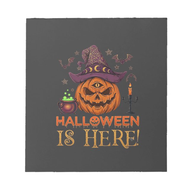 Halloween Är Här Pumpa Häxa Hatt Magi Kittel Anteckningsblock (Framsida)