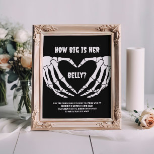 Halloween Baby Shower hur stor hon är i sitt skele Poster