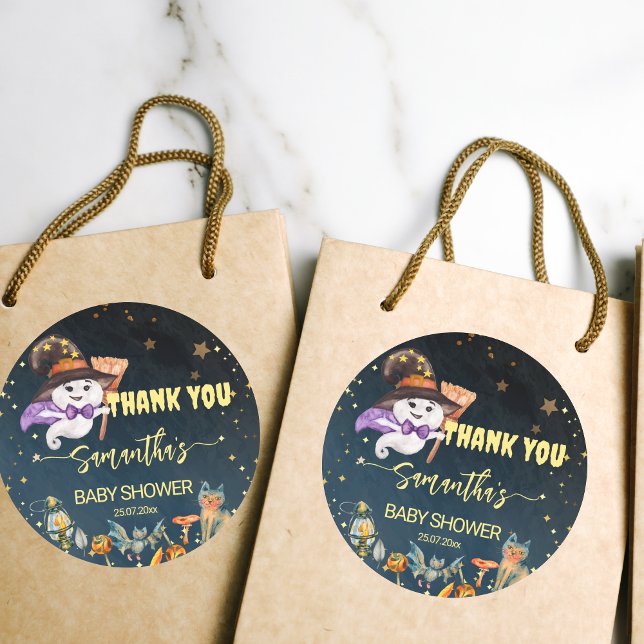 Halloween-babyduschspöktack Runt Klistermärke (Halloween baby shower thank you favor gift stickers cute baby ghost starry night background)