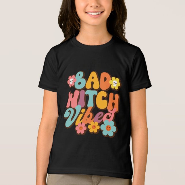 Halloween Bad Witch Vibes Retro Groovy Typography T Shirt (Framsida)