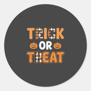 Halloween-barn som ringer på med pumpa vektor desi runt klistermärke