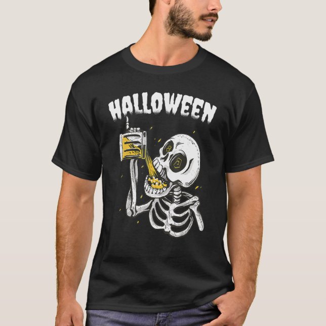 Halloween Beer Drinking Skeleton T Shirt (Framsida)