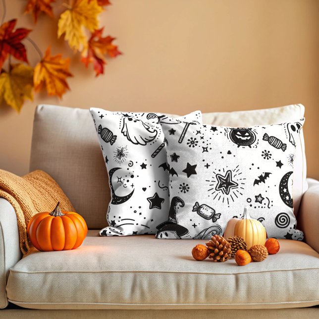 Halloween Black and White Line Art Kudde (Skapare uppladdad)