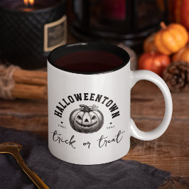 Halloween Black and White Pumpkin Bus eller godis Mugg