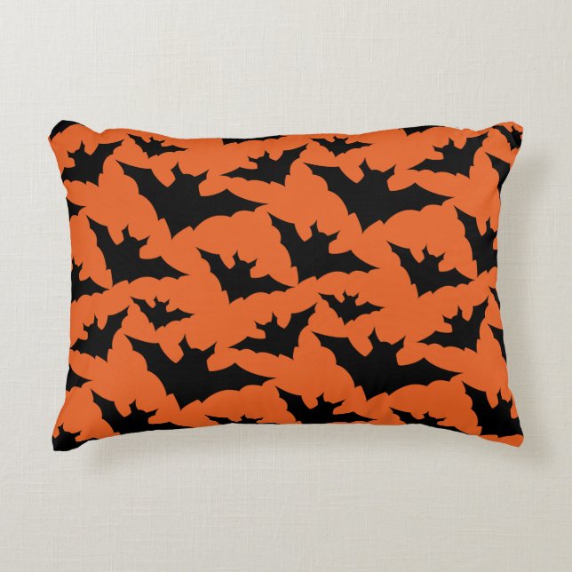 Halloween Black fladdermus orange coola pooky möns Prydnadskudde (Framsidan)