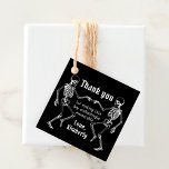Halloween Bride or Die Skeleton Bachelorette Party Gåvor Etiketter<br><div class="desc">Halloween Bride or Die Skeleton Bachelorette Party Favor Tags</div>