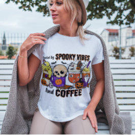 HALLOWEEN BRÖTS AV SPOOKY VIBES OCH COFFEE ☕ T SHIRT
