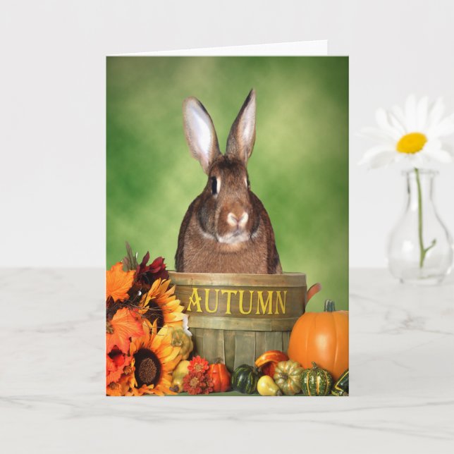 Halloween Bunny Sitta i en Basket av höstträ Kort (Liten växt)