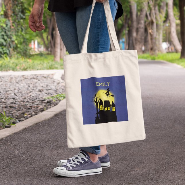 Halloween Bus eller Bunta Hemsökt Hus Häxa Måne Tygkasse (Halloween haunted house witch moon trick or treat tote bag with spooky design.)
