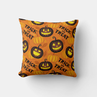 Halloween Bus eller godis Dekorativ kudde