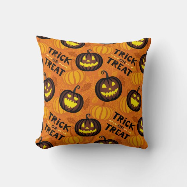 Halloween Bus eller godis Dekorativ kudde (Framsida)