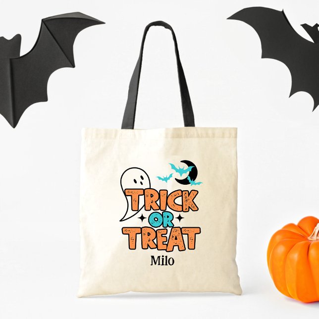 Halloween Bus eller godis Ghost Tote Kids Candy Ba Tygkasse (Tote bag says: Trick or Treat with ghost, moon and ghosts. Orange, blue and black colors.)