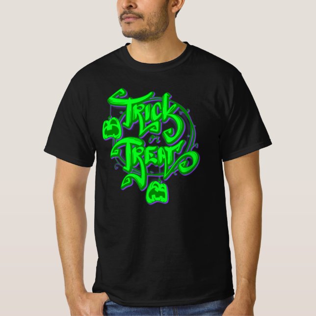 Halloween Bus eller godis Grönt Lila Text T-Shirt (Framsida)
